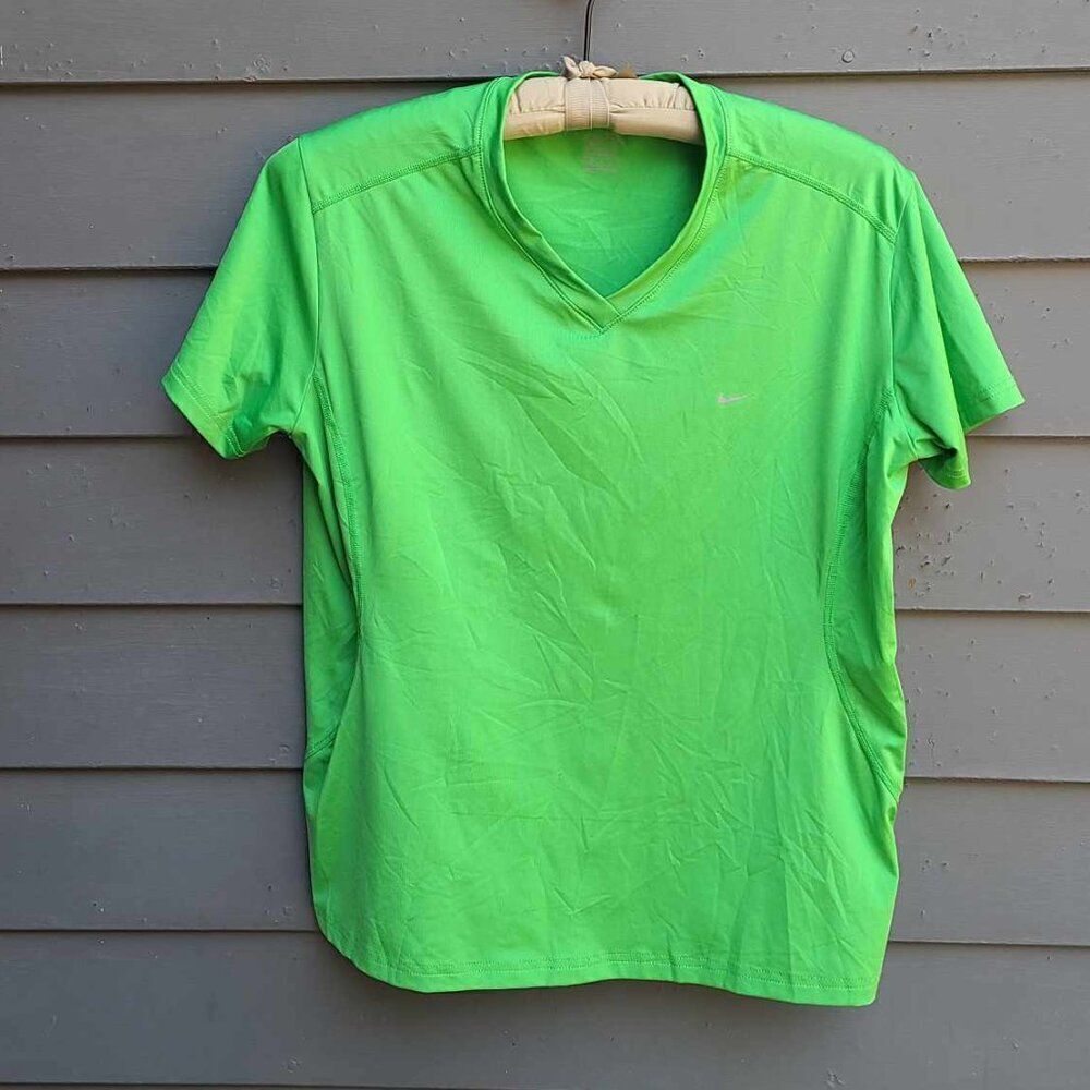 Nike Green V Neck Tee Shirt size Large